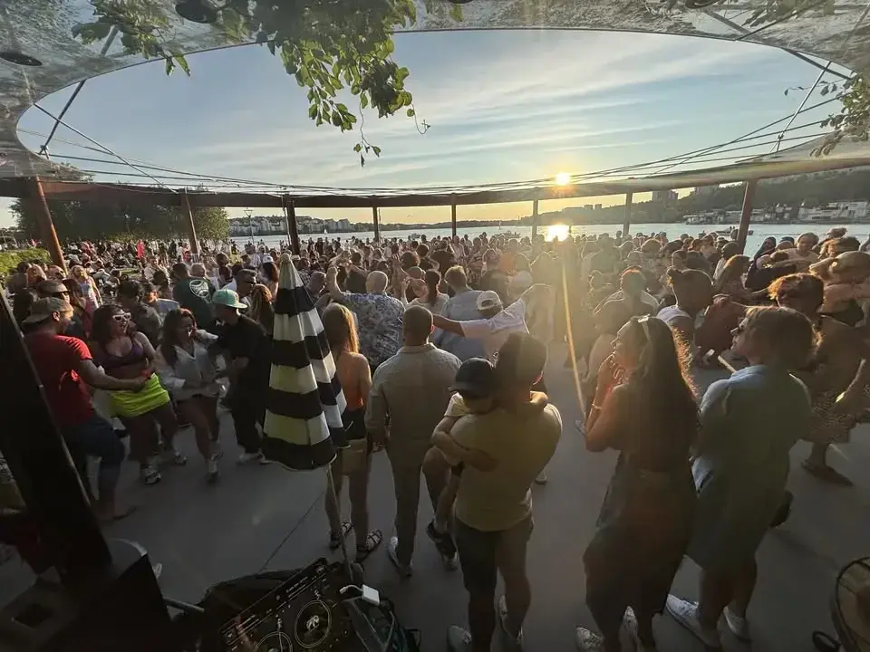 Salsa Beach Party på Hornsbergs Strand 🏖️💃