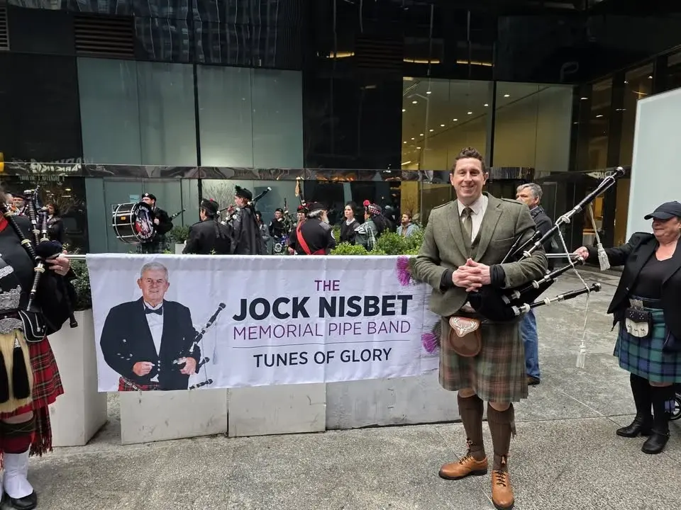 Tartan Day Parade - Jock Nisbet Memorial Pipes & Drums / Tunes of Glory 
