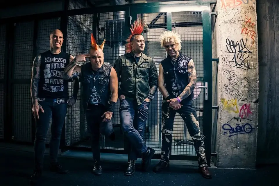 The Casualties with The Drowns