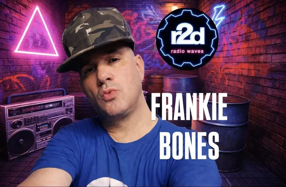 Frankie Bones Live on R2D