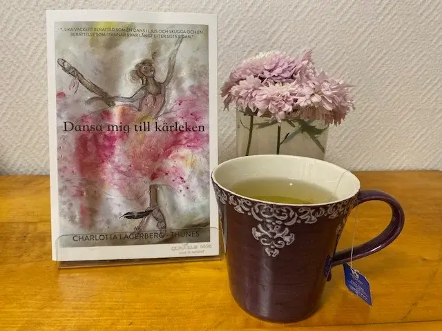 Författarsamtal och Afternoon tea med Charlotta Lagerberg-Thunes