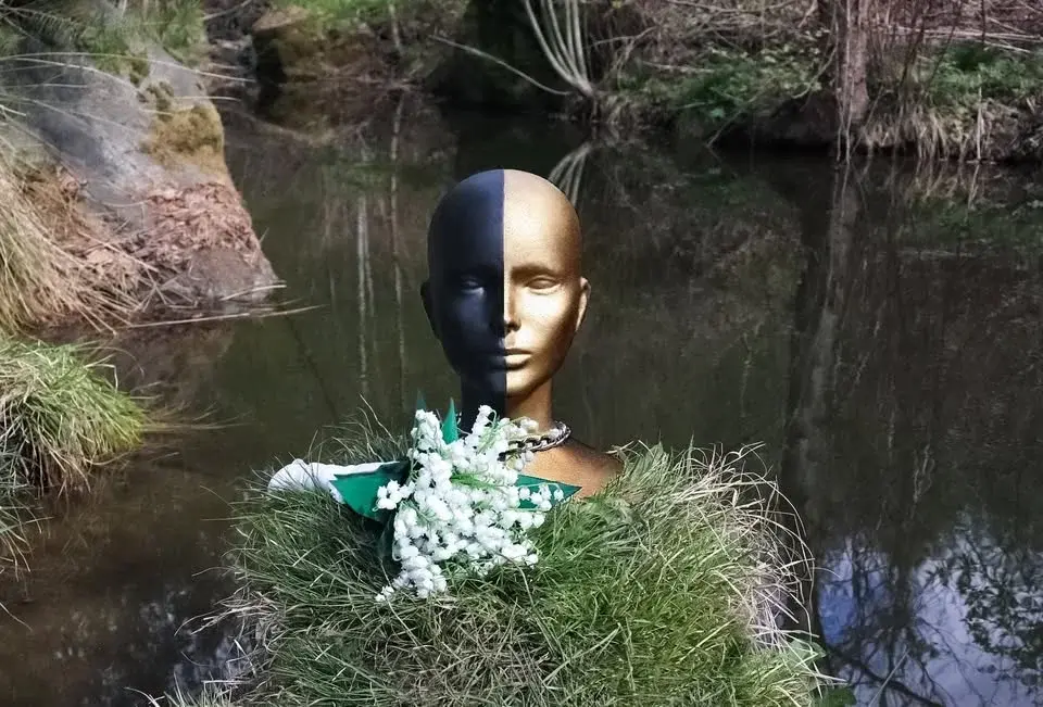 What it feels like for a girl výstava