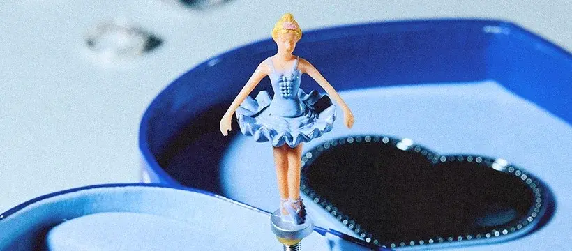 Man/Woman/Chainsaw