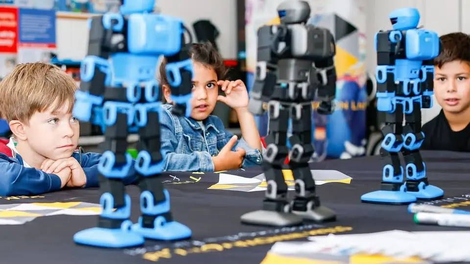 🤖 🔧 💻 K1 Robotics & VR Adventure