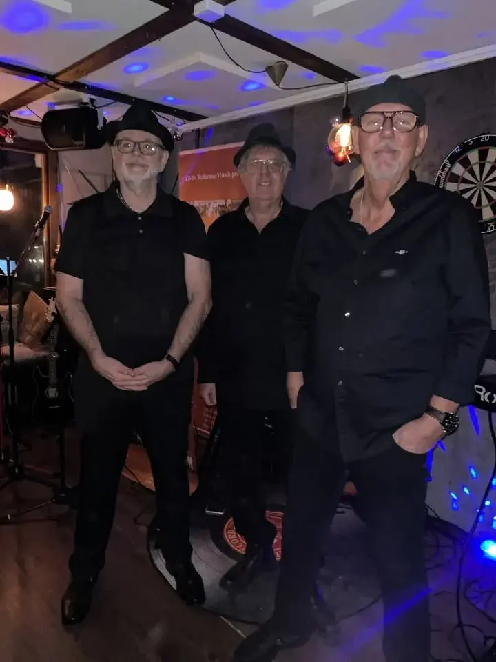 Fredagsröj på Porter-P med rock-, pop-, blues-, country och texmexlåtar! Allt i en salig blandning!!