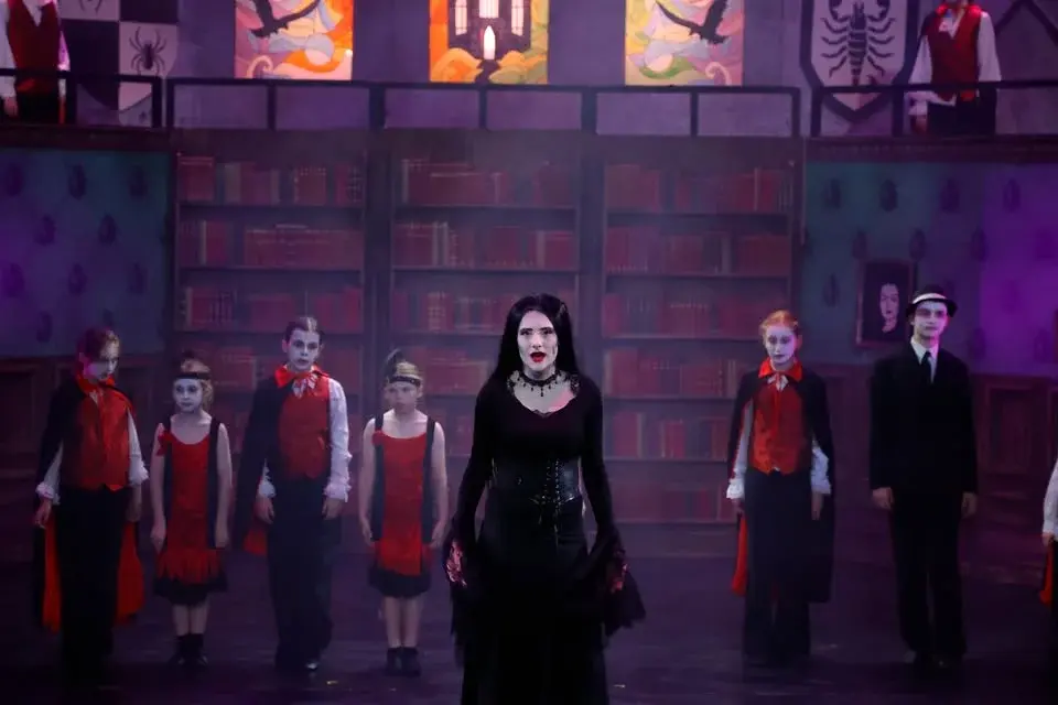 MK ADDAMS FAMILY. SHOW