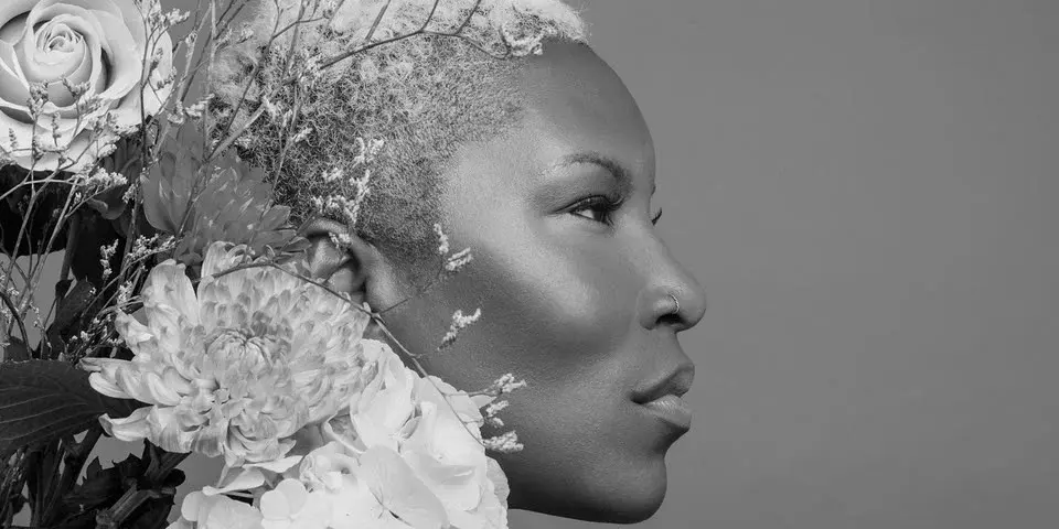 LiV Warfield