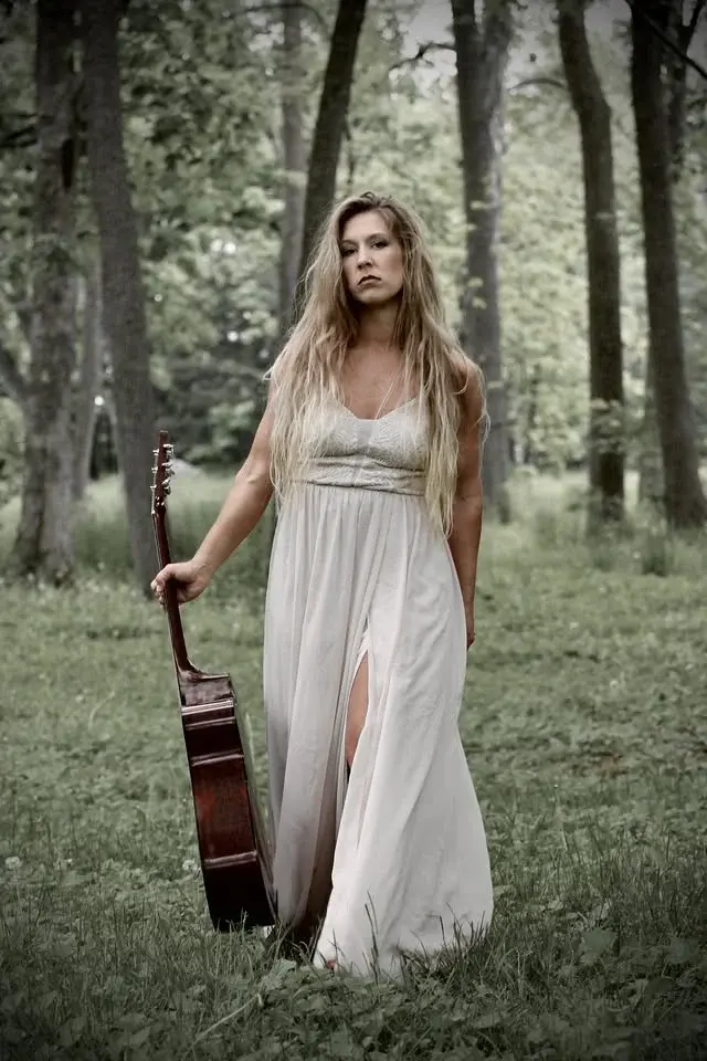 Kayce Hollaback Girl and Friends Live at Warm Belly Farm