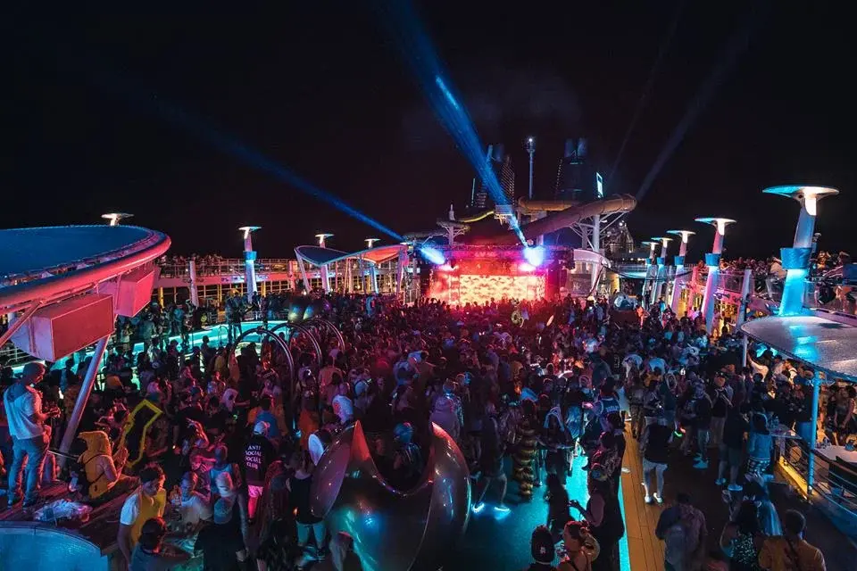 đđą KLUBB M8 AT SEA â Houseparty pĂ„ bĂ„ten! đ¶đ