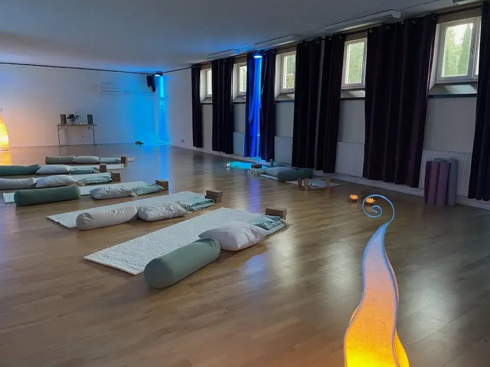 MEDI / HORMONYOGA Torsdagskvällar