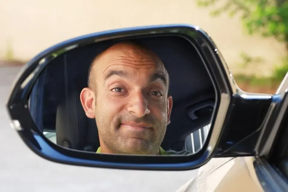 Django Asül  Rückspiegel 2026 - Ein satirischer Jahresrückblick