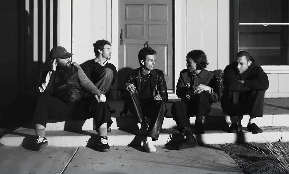 The Neighbourhood: THE WOURLD TOUR