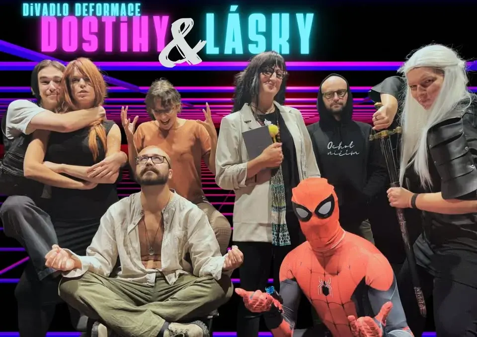 DS deFormace: Dostihy a lásky v Rock Café