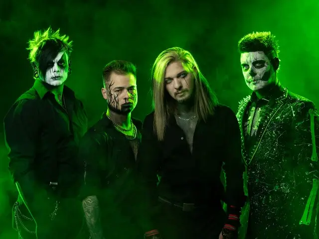 Dark Divine - The Shallow Graves Tour