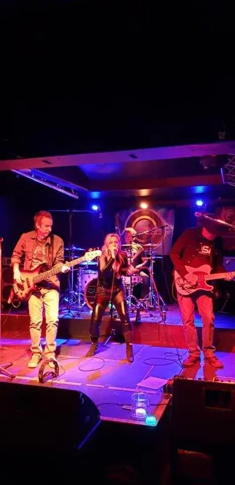 The Vibe Band at Kimmyz Tatum Point!
