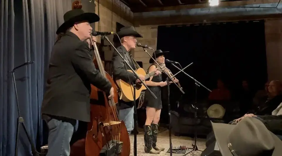 Uptown Drifters at F6 Art Lounge