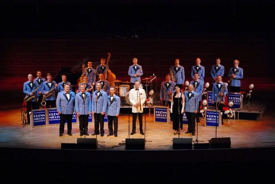 Glenn Miller Orchestra - "A Tribute To The Great Big Bands"