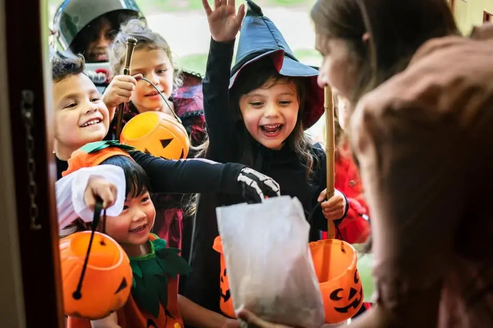 Annual Downtown Grayslake Business Trick or Treat