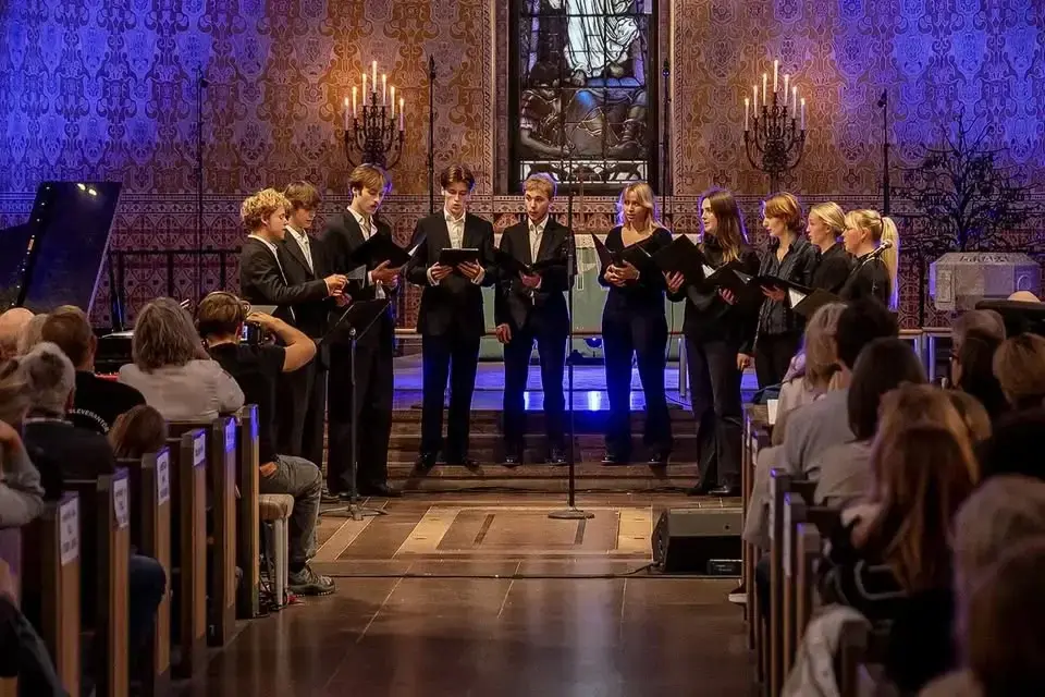 Sången doftar i natten – Renovare Vokalensemble 🎶✨
