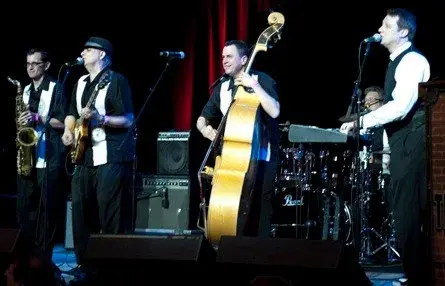 Swing Dance with KING TEDDY