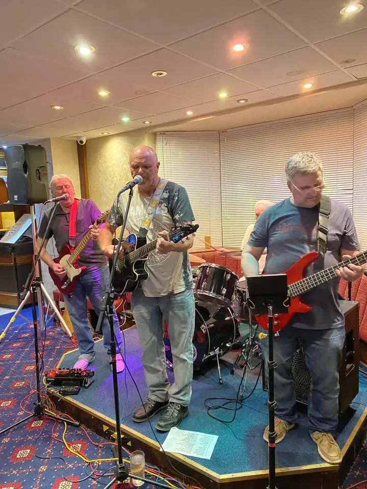 The Woodcutters Open Mic with Coco guesting
