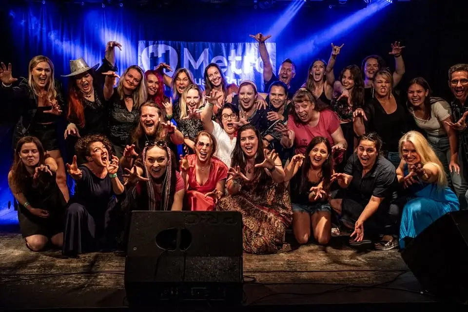 i Ty ZPÍVEJ! - open stage pro zpěváky + HLASOVKA a KYTAROVKA s Ivetou HØLAS