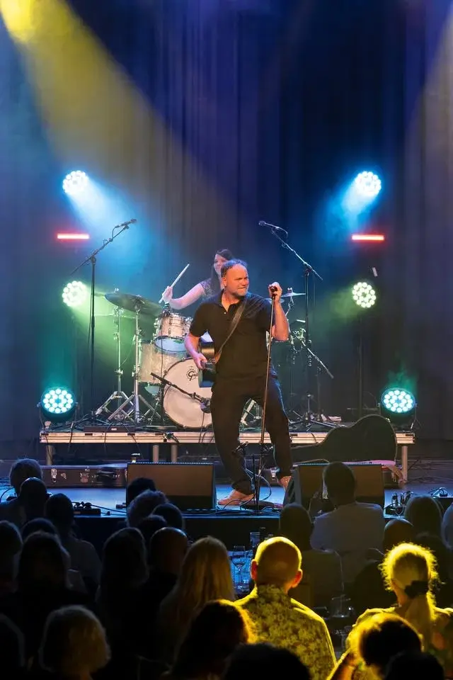 Thomas Stipsits & Band - Austropop lebt!