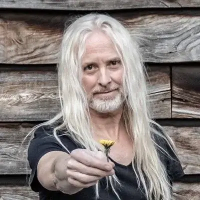 Nick Beggs in conversation