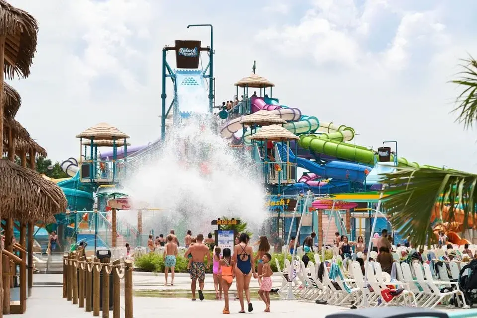 Opening Day 2026 at Hurricane Harbor Arlington