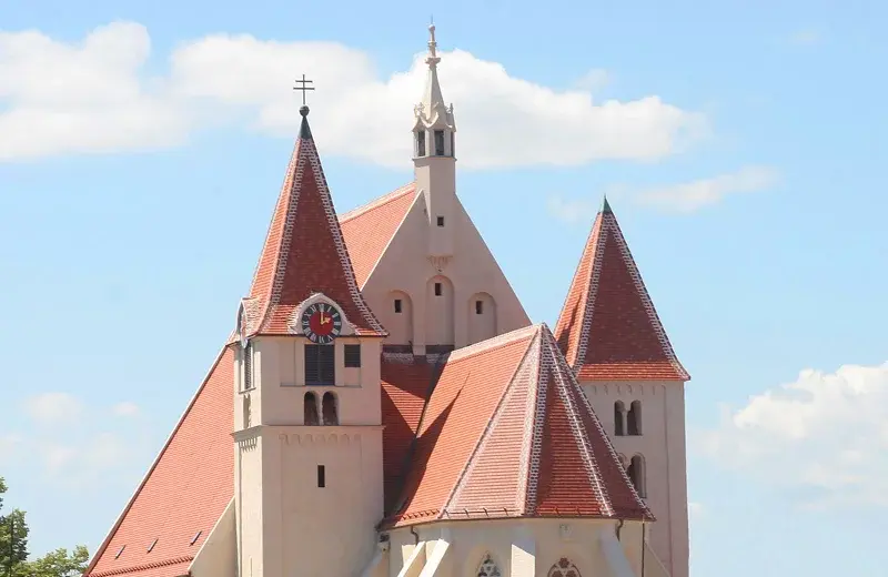 Wanderung zu Kirchen und Kapellen
