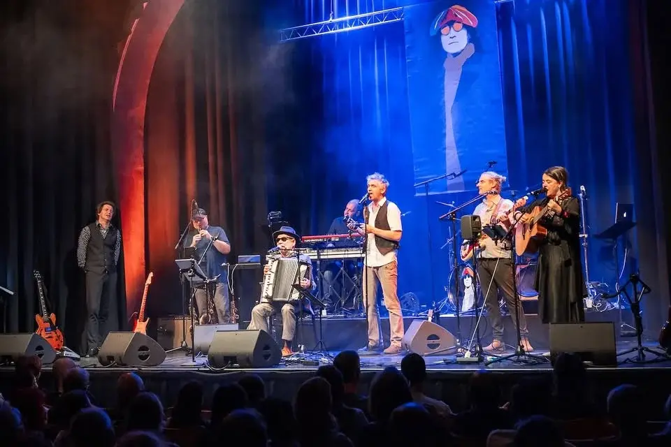JOHN LENNON TRIBUTE • goes Accordion