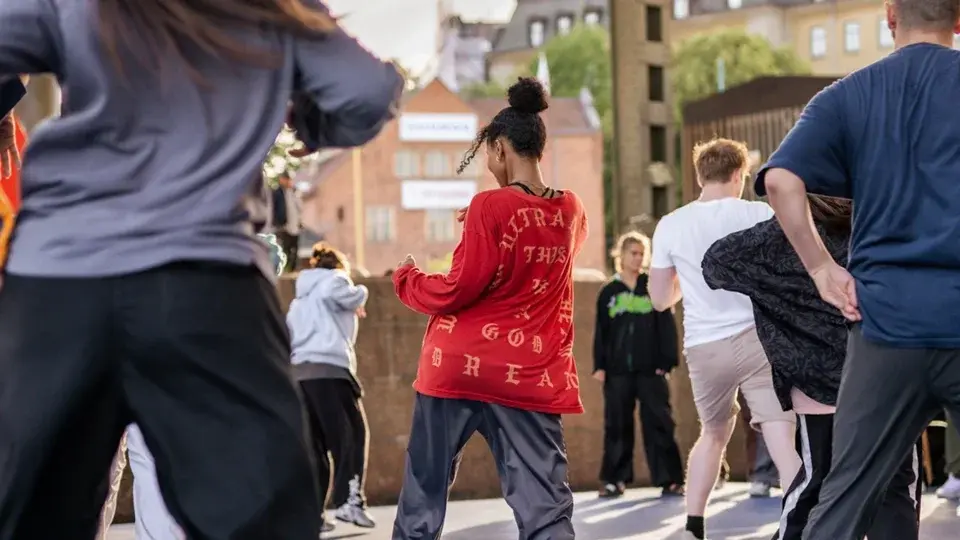 Danspass med Outdoor Sessions đđș