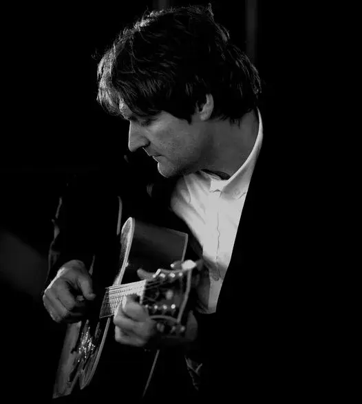 Valentine's Night band & bistro with Loz Rabone