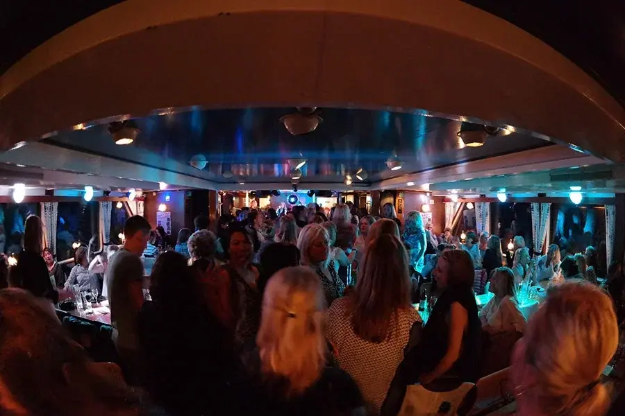 FRIENDS & FAMILY - PINK PARTY đđ