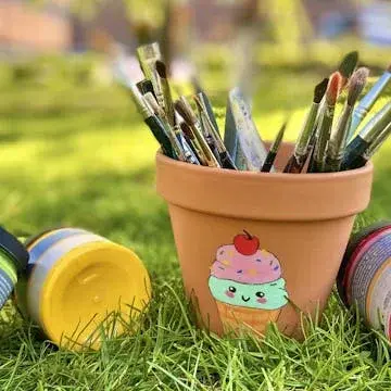 đš Skaparverkstad: MĂ„la din kruka â SommarglĂ€dje & Kreativitet! đȘŽ