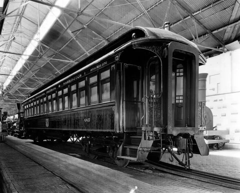 B&O Unlocked: B&O No. 445 "Royal Blue Coach"