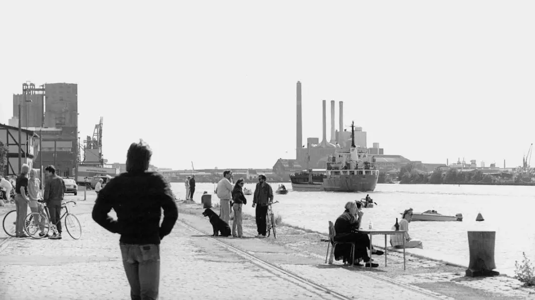 Barnevognsbyvandring i fotograf Julie Rønnows fodspor: Havnen – fra industri til rekreation