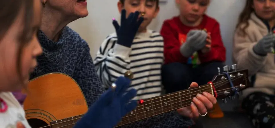 Efter föris på Scenkonstmuseet: Musiklek