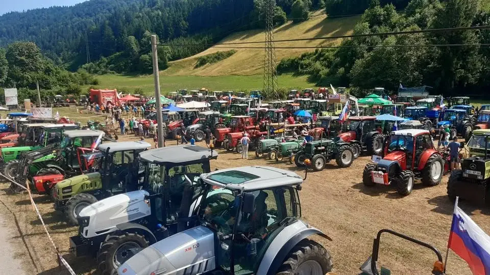 6. TRAKTOR ZBOR