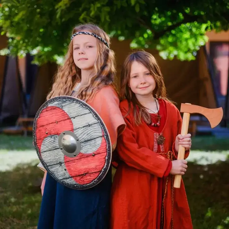 đïž Familjevisning: Vikingarnas magiska vĂ€rld - Historiska museet đšâđ©âđ§âđŠ