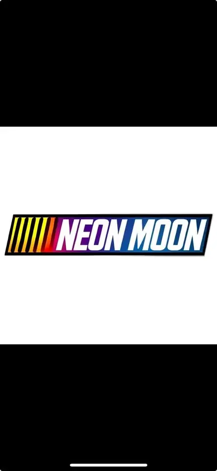 Free Show Friday with Neon Moon