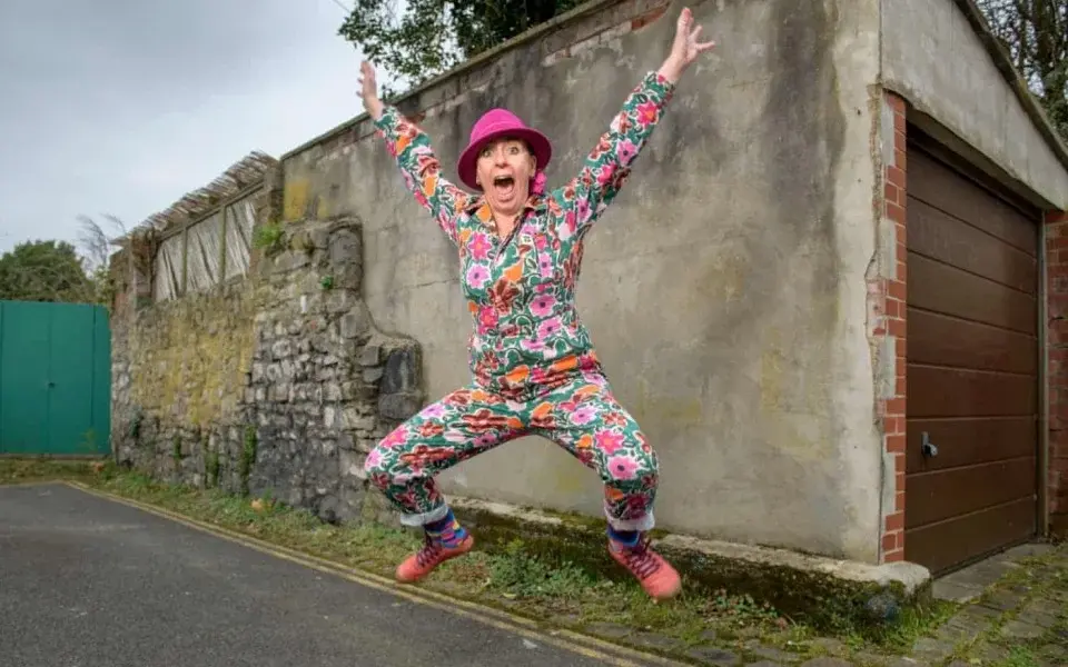 Play, Presence and Parts SHEFFIELD; an introduction to the wonderful world of Holly Stoppit