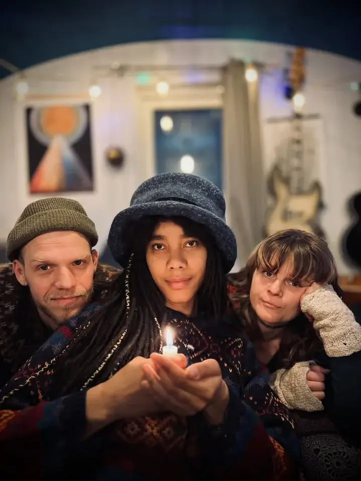 Allhelgonaserien: Efia Abu - Roots reggae & soul på skånska