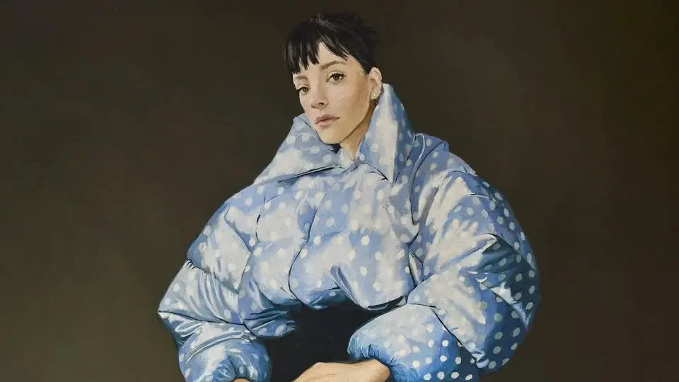 Lily Allen : Performs West End Girl