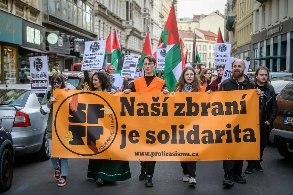 Demonstrace proti nástupu krajní pravice v Česku i ve světě