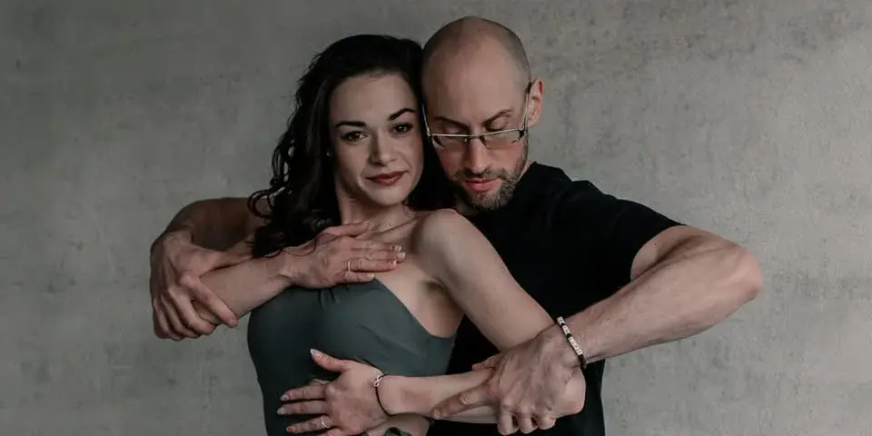 ❤️ Modern / Sensual Bachata – Starter | Praha | Středa | EN friendly 🇬🇧