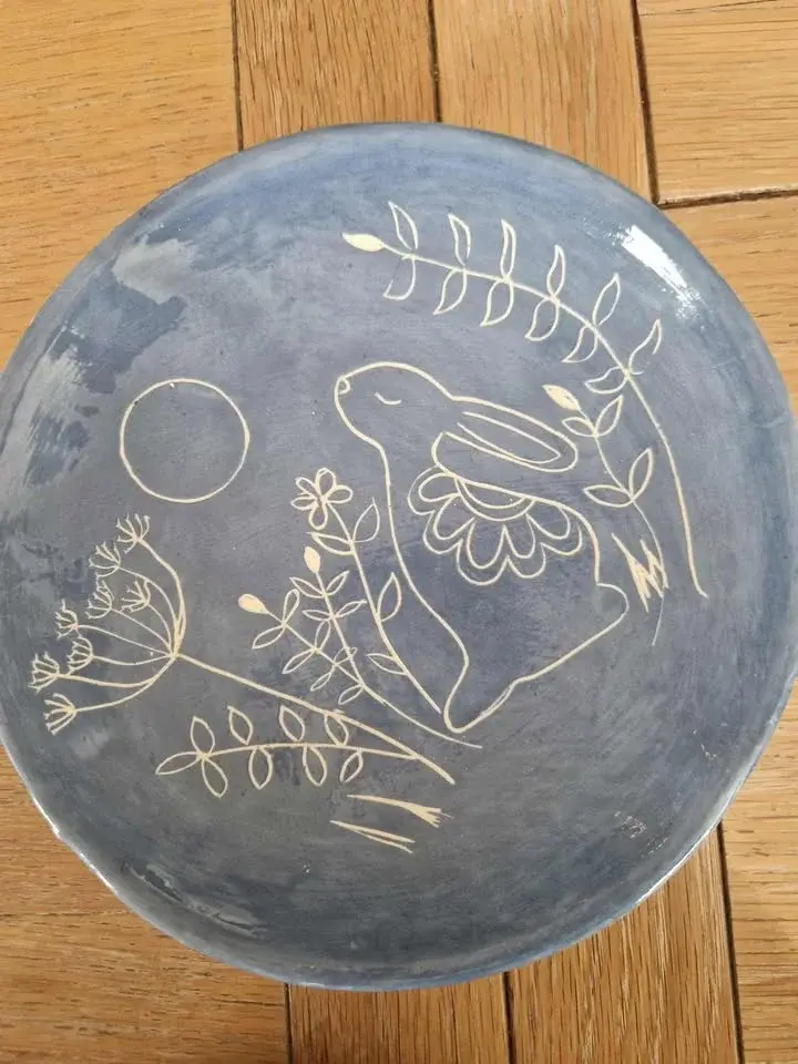 Pottery - Moon Gazing Hare bowl, sgraffito technique