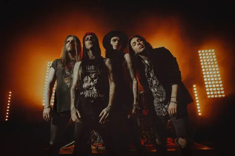 Crazy Lixx – Hårdrockskväll på Kägelbanan 🎸🔥
