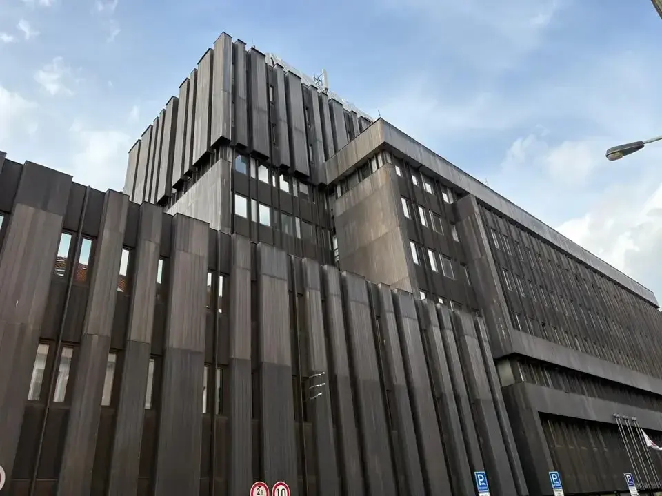 Praha brutalistická: Kevin P. Gilday a Anna Beata Háblová