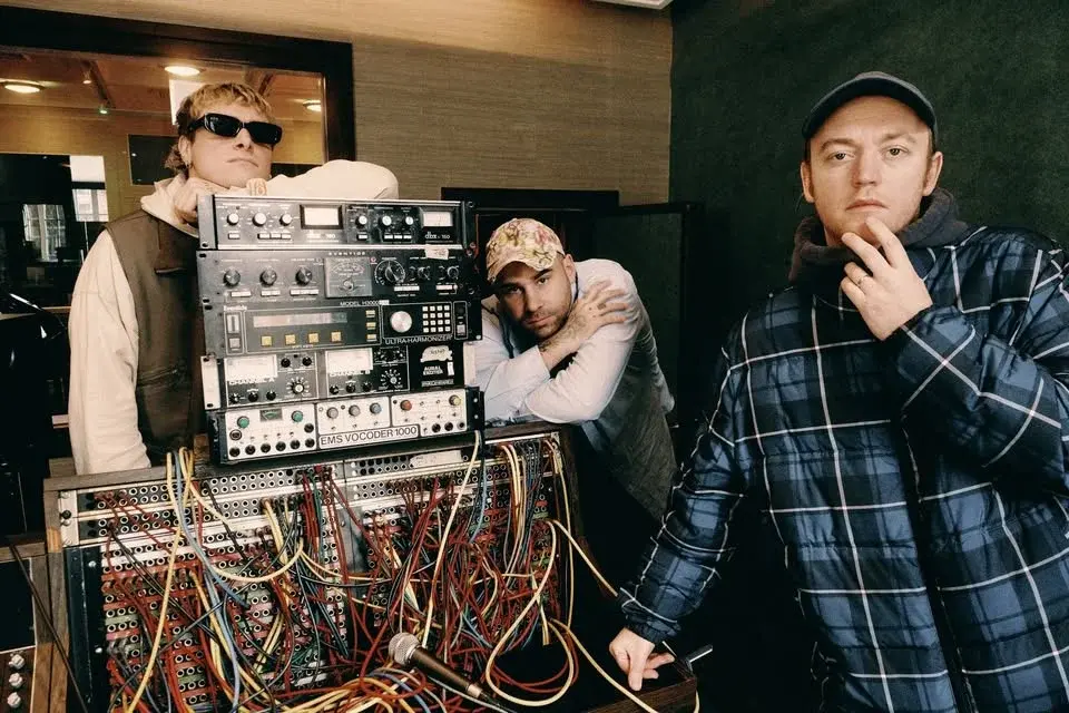 DMA'S HILLS END 10TH ANNIVERSARY